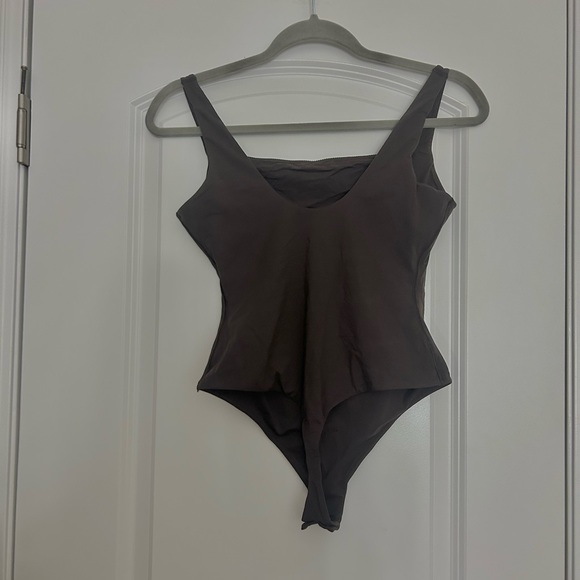 Skims fits everybody squareneck bodysuit - Picture 4 of 4